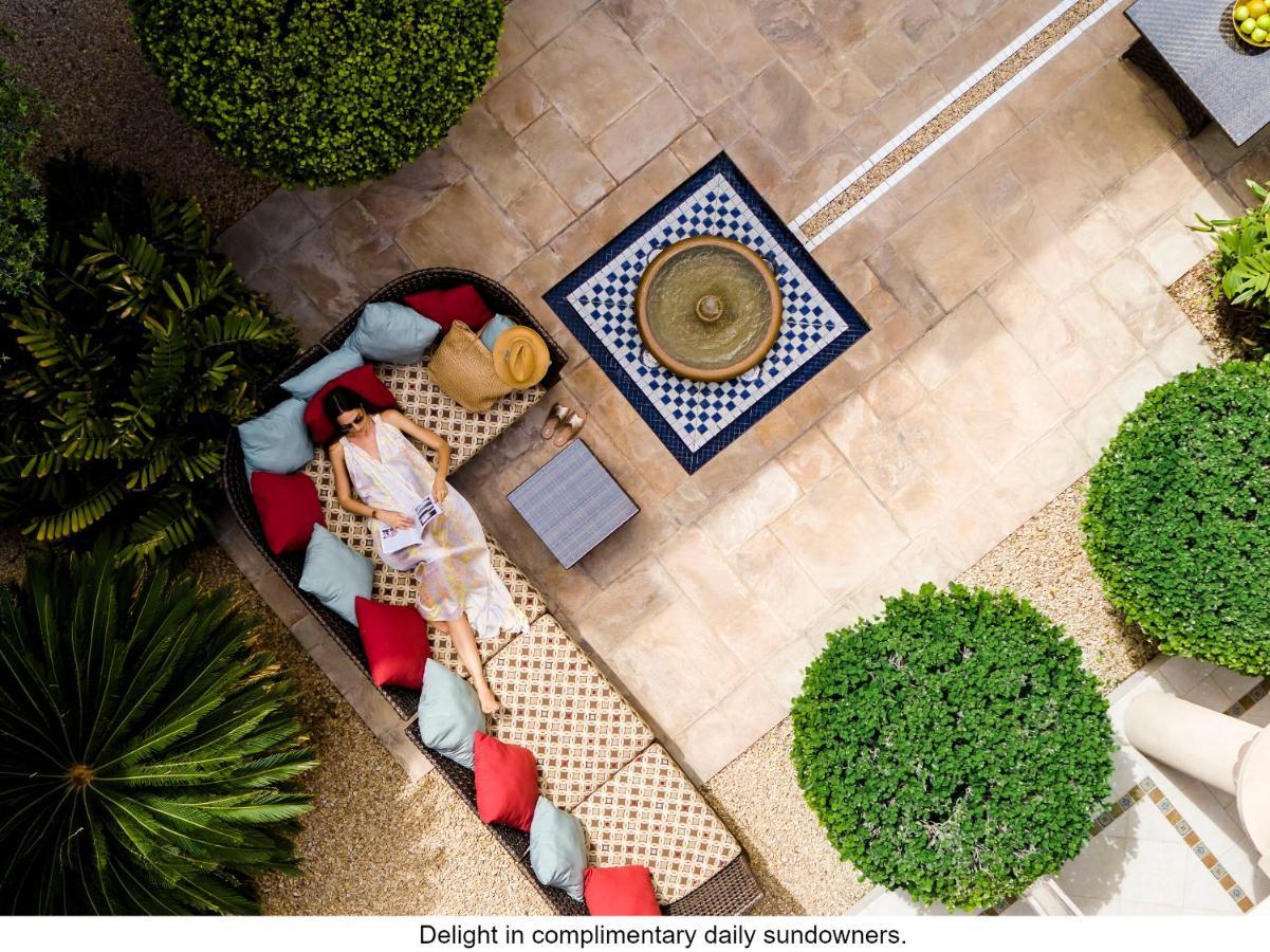 Jumeirah Dar Al Masyaf Dubai Luaran gambar The courtyard at the Four Seasons Hotel, Marrakech